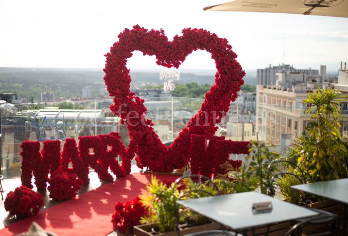 Marriage proposal in rooftop / Natalia Ortiz Events
