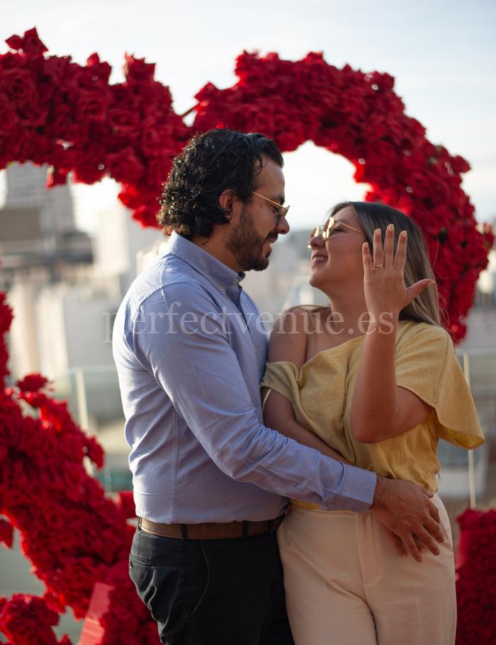 marriage proposal in rooftop indigo Madrid / Natalia Ortiz Events