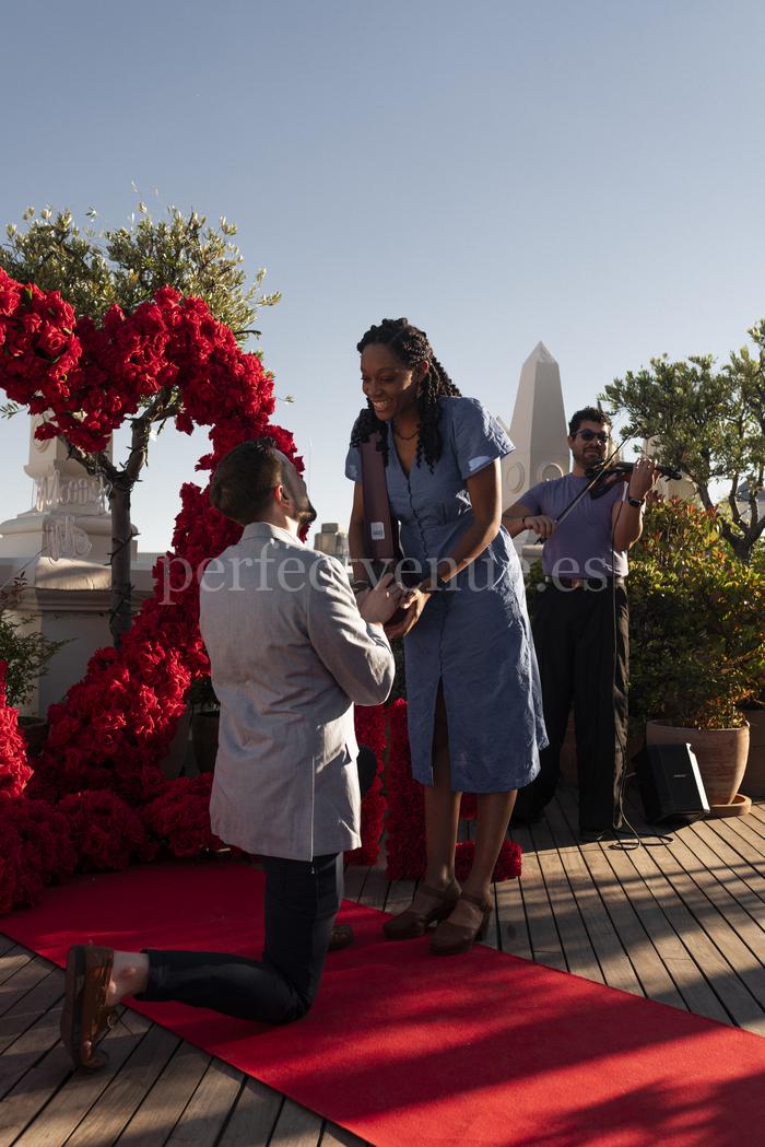 Pedida de mano en rooftop Madrid / Natalia Ortiz Events