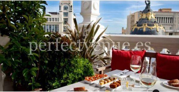 Pedida de mano en un rooftop en Madrid / Natalia Ortiz Events