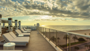Marriage proposal in rooftop / Natalia Ortiz Events