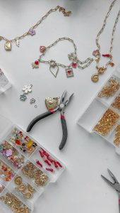 Jewellery workshop for adults