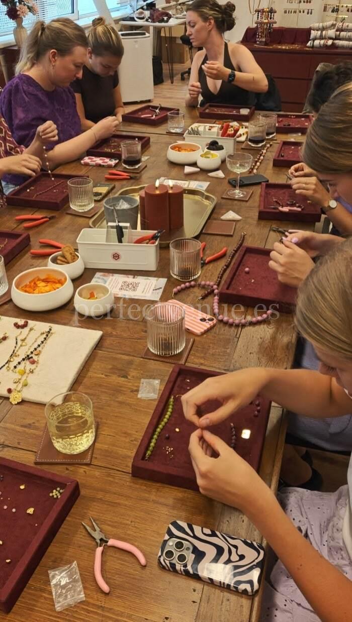 Jewellery workshop for adults
